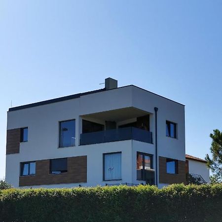 Casa Grzina Hotel Ровин Екстериор снимка