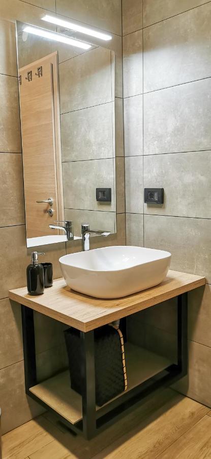 Casa Grzina Hotel Ровин Екстериор снимка
