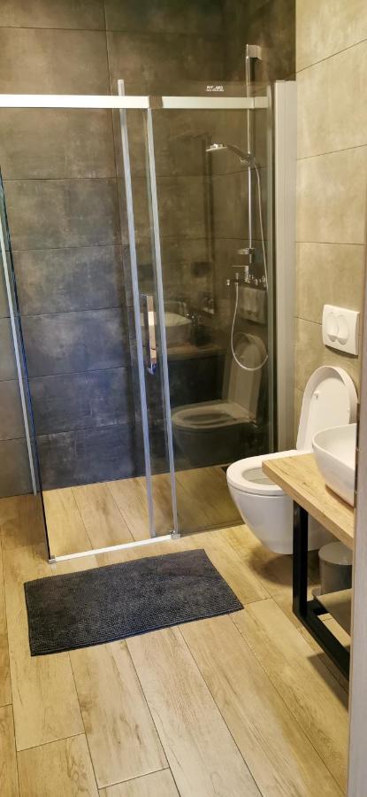Casa Grzina Hotel Ровин Екстериор снимка