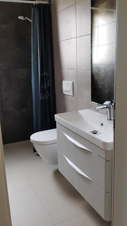Casa Grzina Hotel Ровин Екстериор снимка