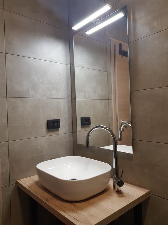 Casa Grzina Hotel Ровин Екстериор снимка